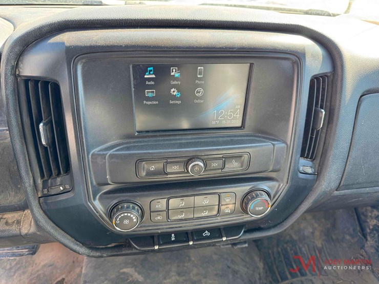 2017-chevrolet-2500-image-38