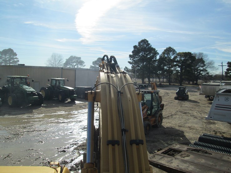 deere-200-lc-image-41