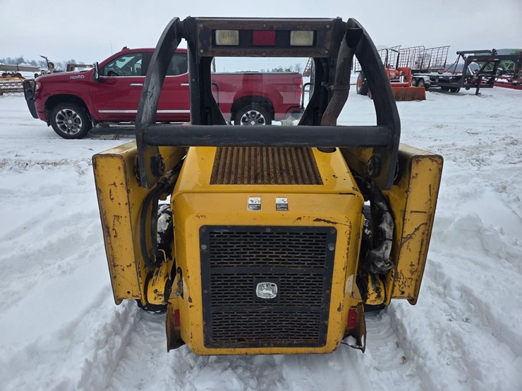 john-deere-317-image-14