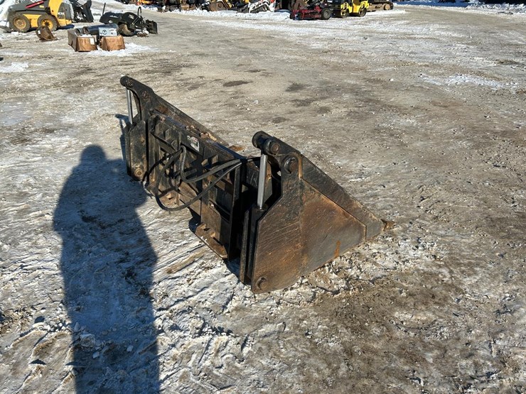 72”-4-in-1-skid-steer-bucket-image-5