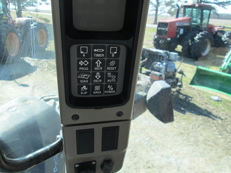 case-ih-magnum-305-image-46