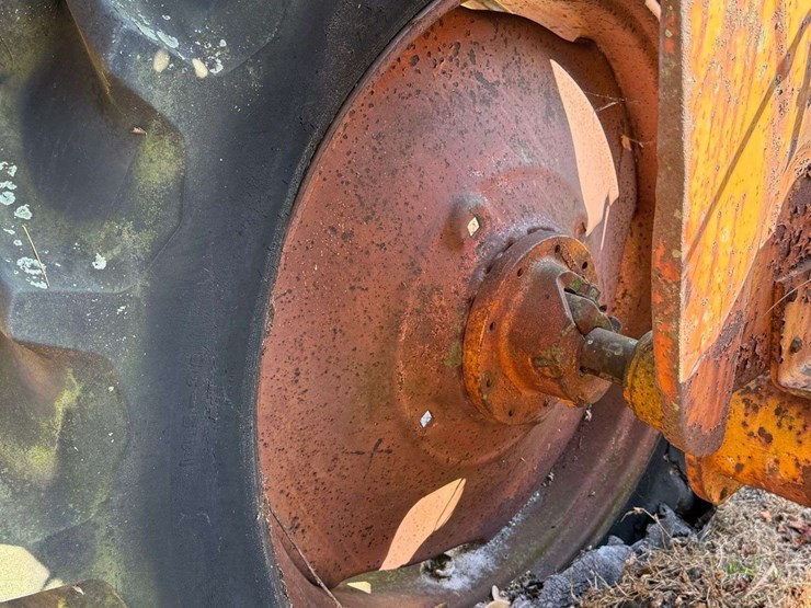 minneapolis-moline-445-image-35