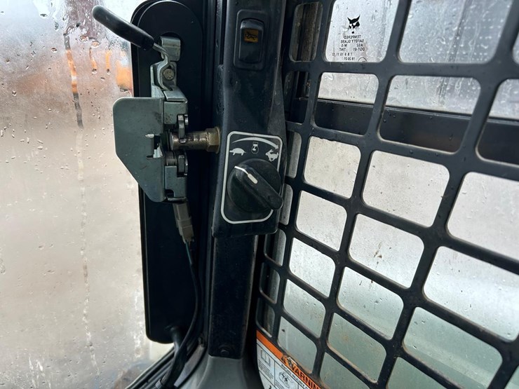 2017-bobcat-t870-image-26