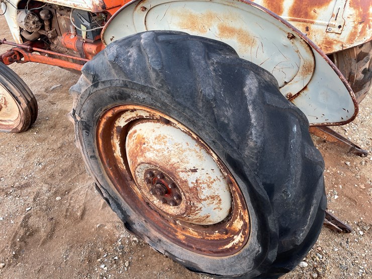 ford-tractor-image-8