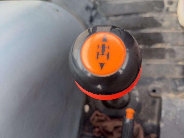 new-holland-5030-image-29