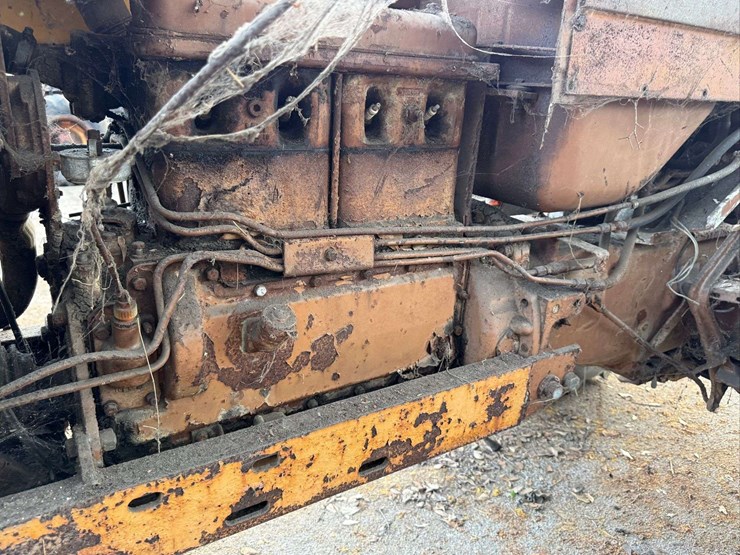 minneapolis-moline-u302-image-27