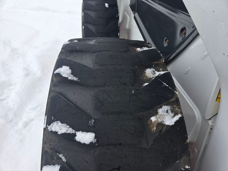 2023-bobcat-s76-image-8