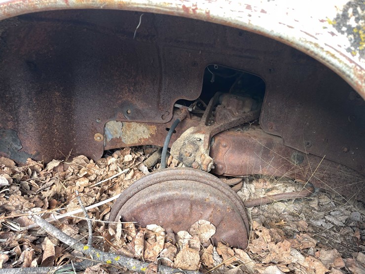 #13026-•-(1)-vintage-truck-and-(2)-vintage-cars-(no-title)-image-113