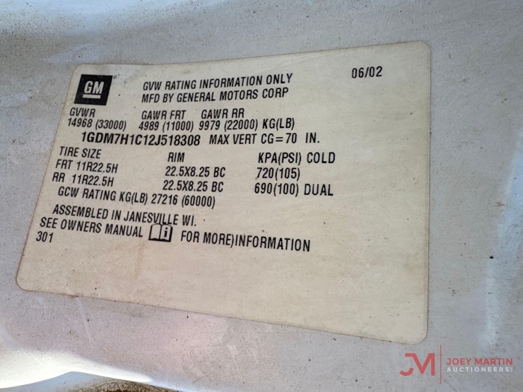 2002-gmc-c7500-flatbed-truck-image-2