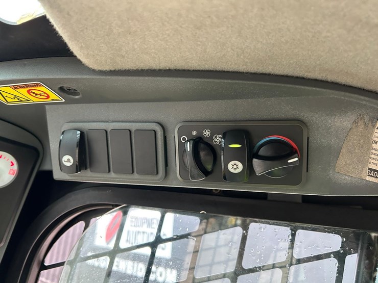 caterpillar-279c-image-25