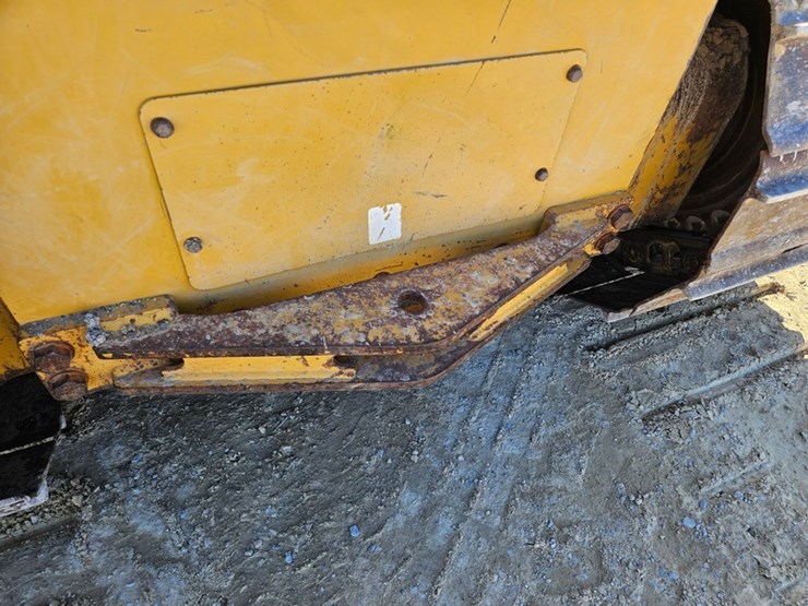 caterpillar-d5k-lgp-image-41