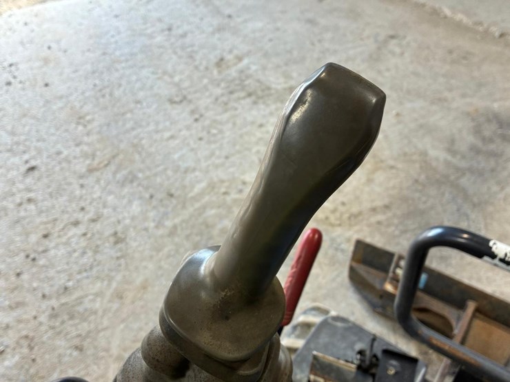 2019-deere-17g-image-21