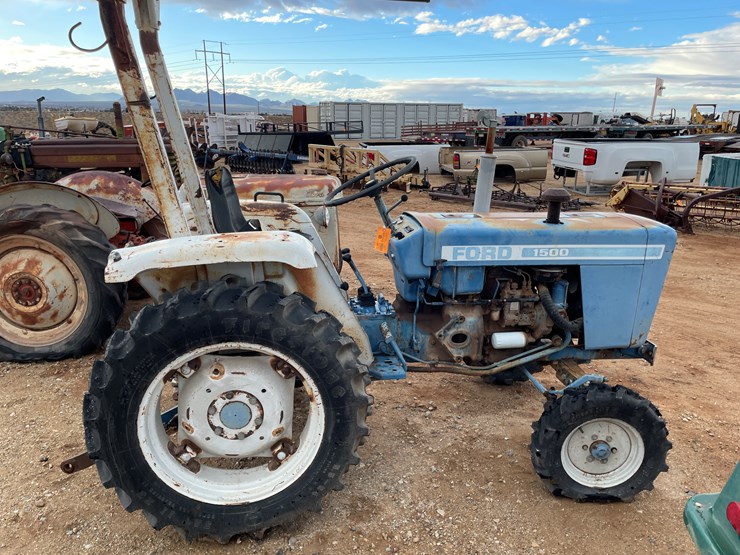 ford-tractor-image-1