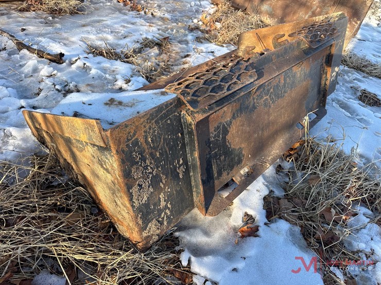 68"-smooth-bucket-skid-steer-attachment-image-3