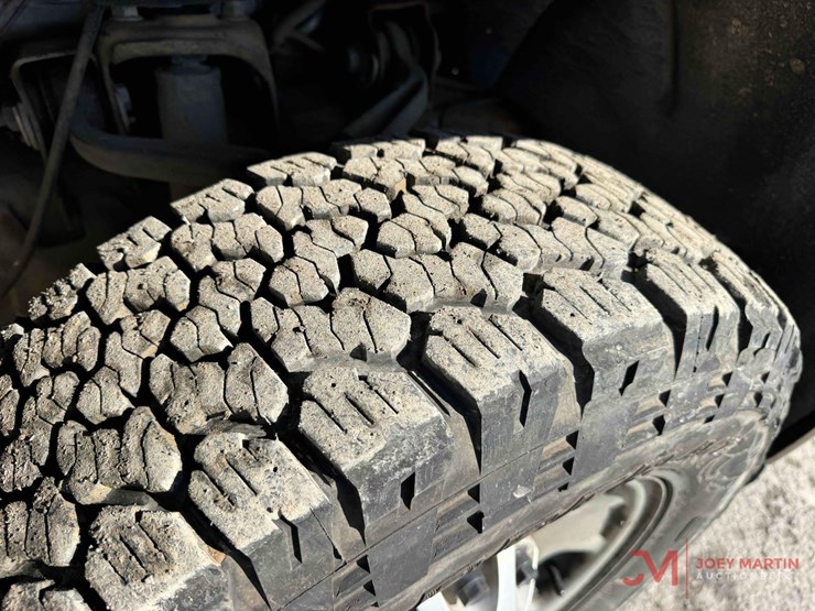 2017-chevrolet-2500-image-24