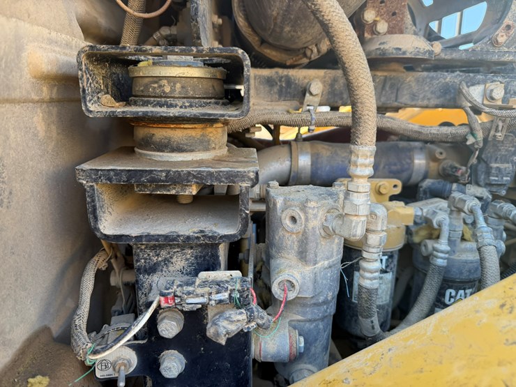 2012-caterpillar-950k-image-75