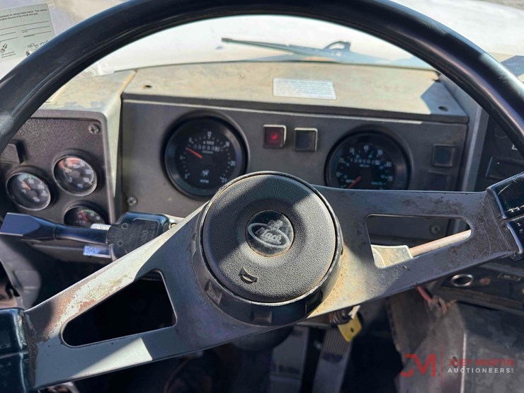 1998-mack-rd688s-image-32