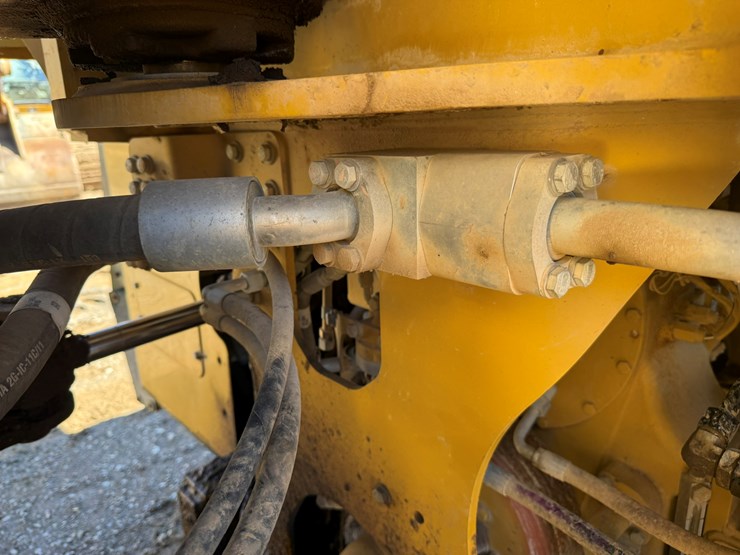 2012-caterpillar-950k-image-38