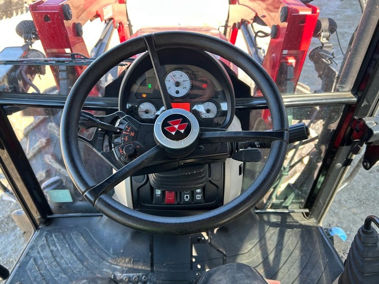 2023-massey-ferguson-5711-image-21