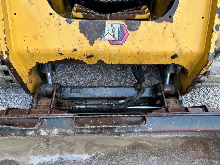 2019-caterpillar-279d3-image-9