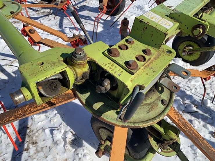 claas-volto-750-image-23