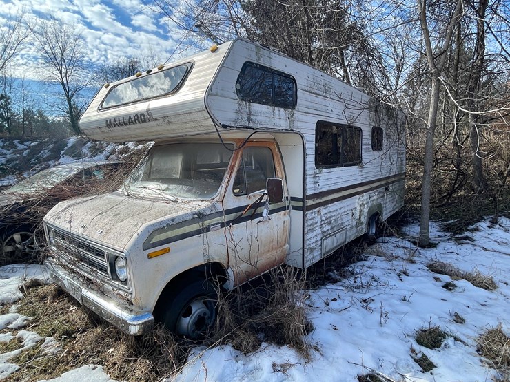 #13021-•-1977-mallard-coach-(no-title)-image-6