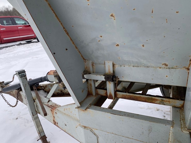 stoltzfus-lime-spreader-image-29