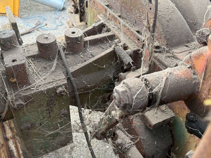 massey-ferguson-98-image-13