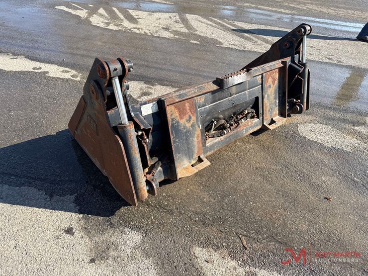 cat-68"-4-n-1-bucket-skid-steer-attachment-image-3