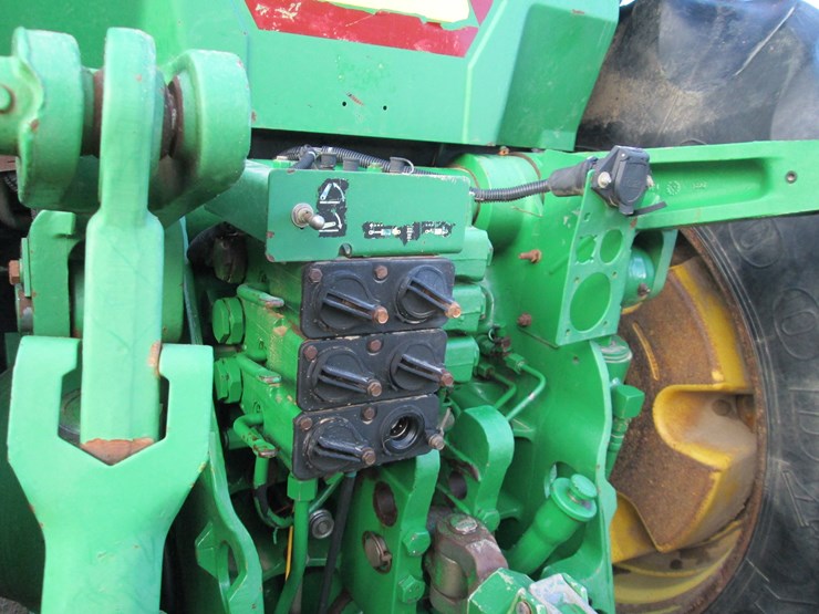 john-deere-8310-image-8