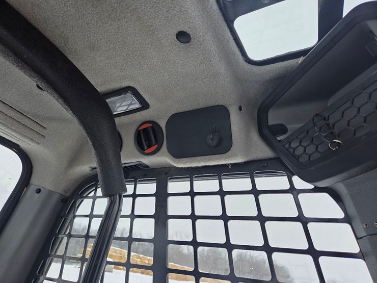 2023-bobcat-s76-image-27