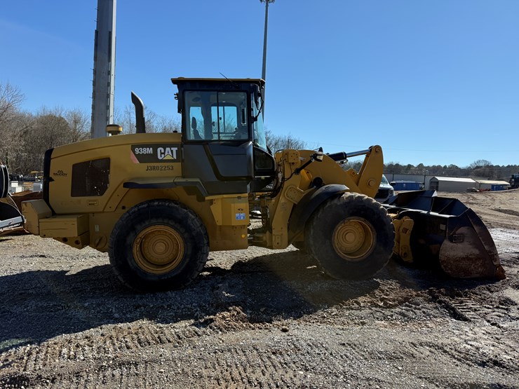 2016-caterpillar-938m-image-6