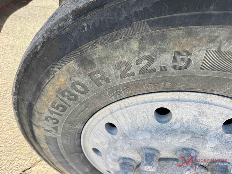 2005-mack-granite-cv713-image-9