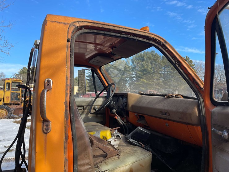 #13018-•-1974-gmc-6500-tractor-(has-wi-title)-image-69