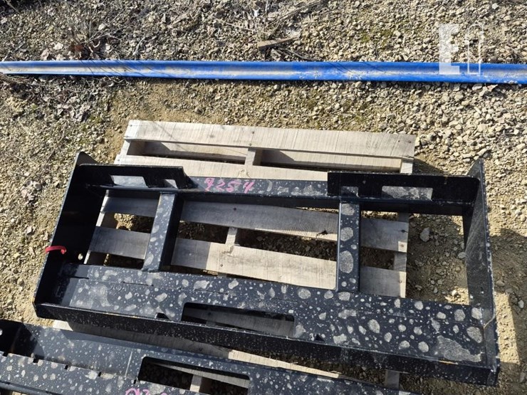 wolverine-pff2-13-45w-skid-steer-pallet-fork-frame-image-1