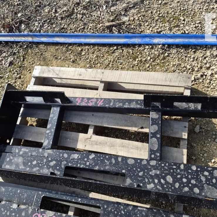 WOLVERINE PFF2-13-45W SKID STEER PALLET FORK FRAME