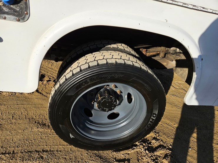 2012-ford-f550-image-49