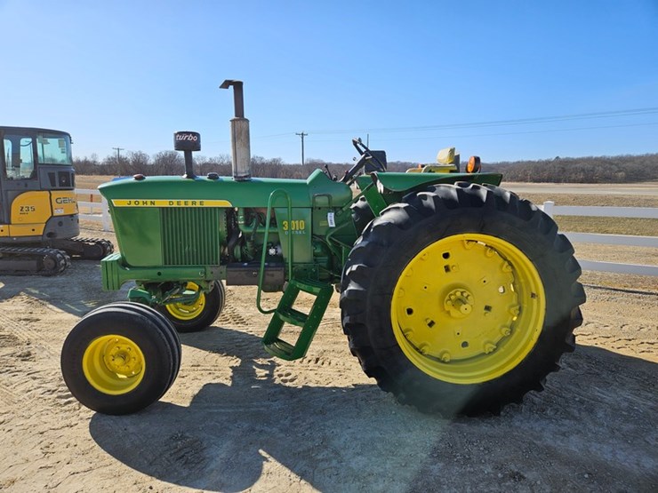 john-deere-3010-image-2