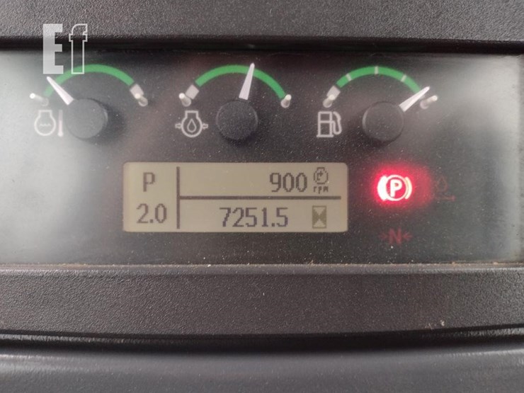 2015-deere-650k-lgp-image-6