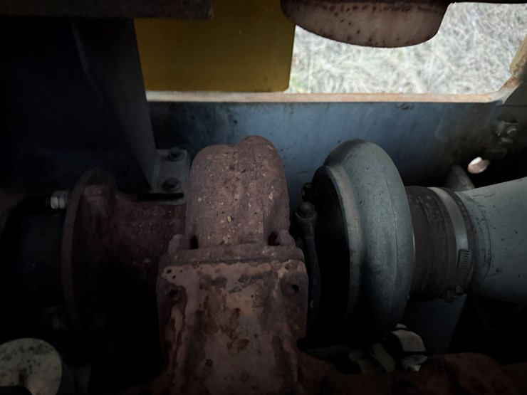 2006-deere-650d-lc-image-42