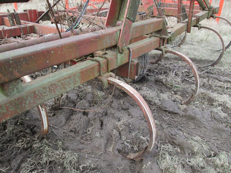 #27335-•-26'-chisel-plow-image-13