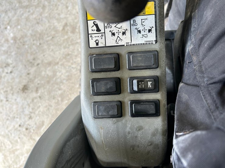 2021-bobcat-e20-image-24