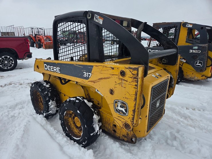 john-deere-317-image-15