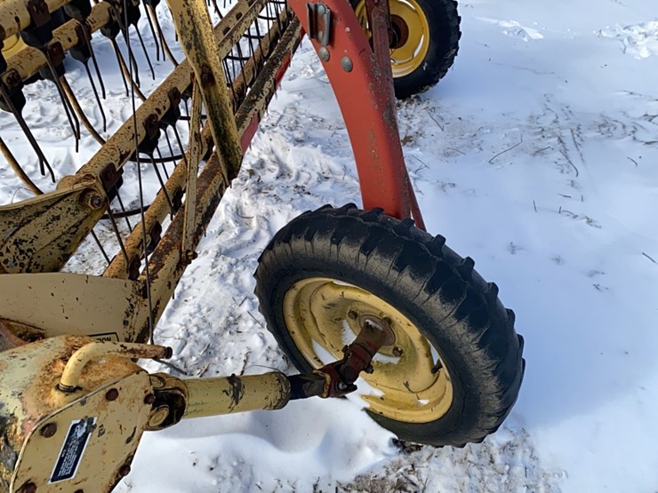 new-holland-258-image-11