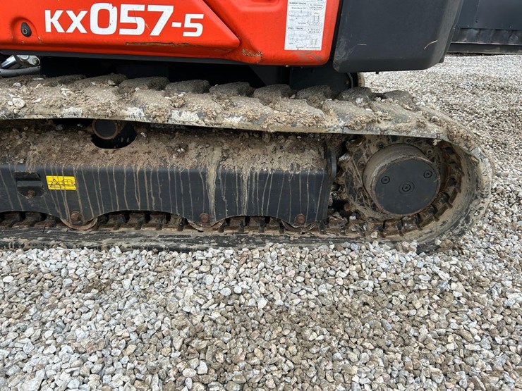 2022-kubota-kx057-image-18
