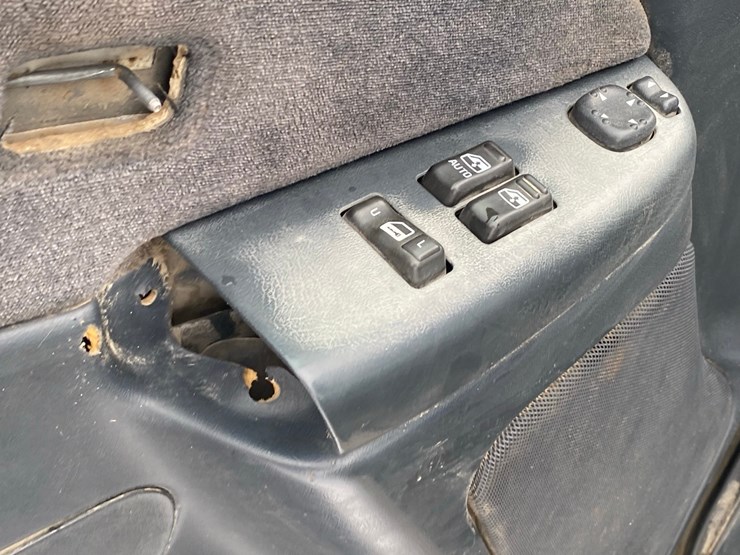 2001-chevrolet-pickup-image-32