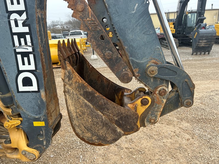 2011-deere-310sj-image-36