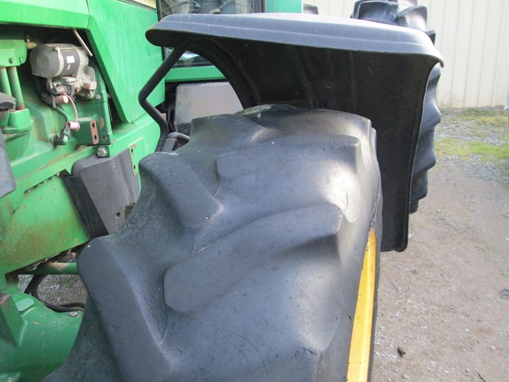 john-deere-8310-image-22