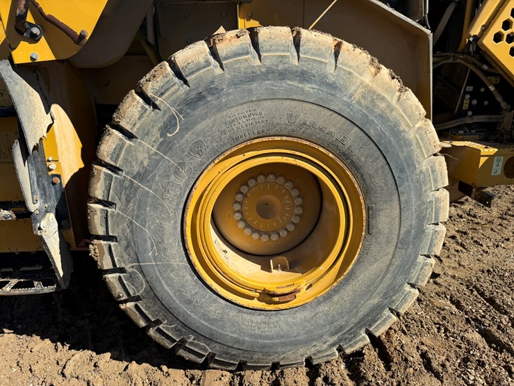 2012-caterpillar-950k-image-101