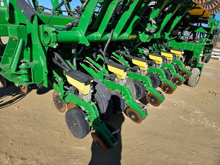 2017-john-deere-1795-image-24